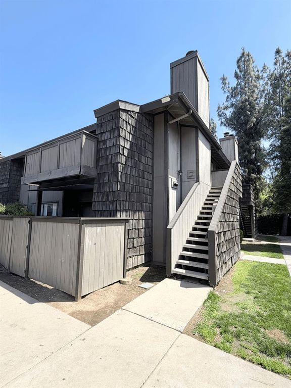 Image 30 of property listing at 1190 S Winery Avenue # 289, Fresno, CA 93727