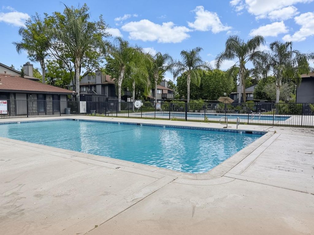 Image 32 of property listing at 1190 S Winery Avenue # 289, Fresno, CA 93727