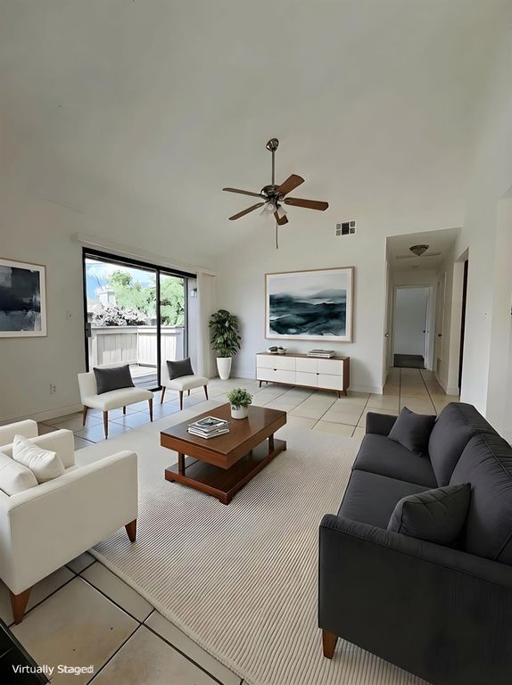 Image 4 of property listing at 1190 S Winery Avenue # 289, Fresno, CA 93727