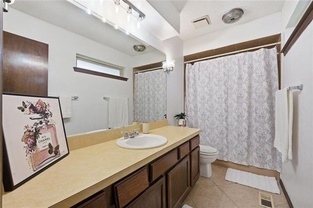 1331 Alviola Avenue, Oklahoma City, OK 73110