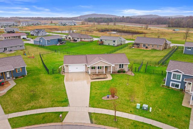 2270 LENSMIRE LANE, Waupaca, WI 54981