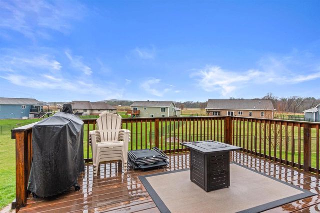 2270 LENSMIRE LANE, Waupaca, WI 54981