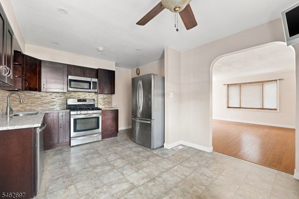 18 Memphis Ave, Belleville Twp., NJ 07109 — photo 4