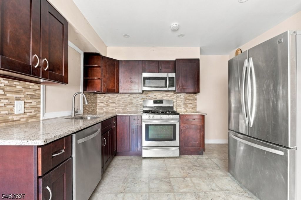 18 Memphis Ave, Belleville Twp., NJ 07109 — photo 5