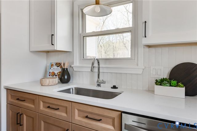 10900 London Dr, Glen Allen, VA 23060