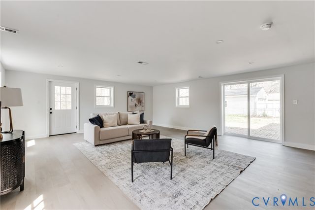 10900 London Dr, Glen Allen, VA 23060