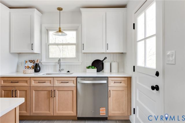 10900 London Dr, Glen Allen, VA 23060