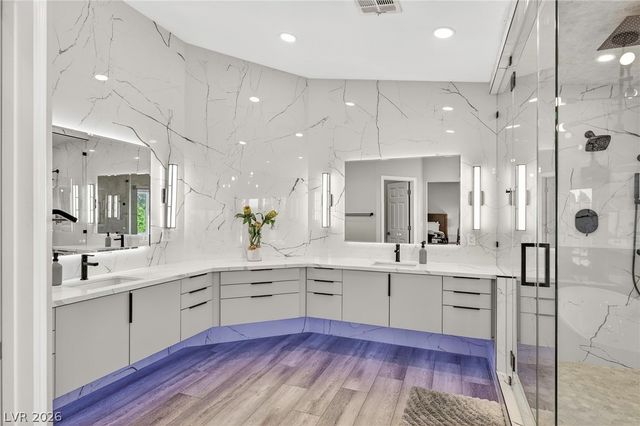 363 East Robindale Road, Las Vegas, NV 89123