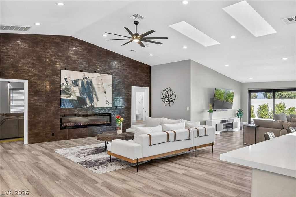 363 East Robindale Road, Las Vegas, NV 89123