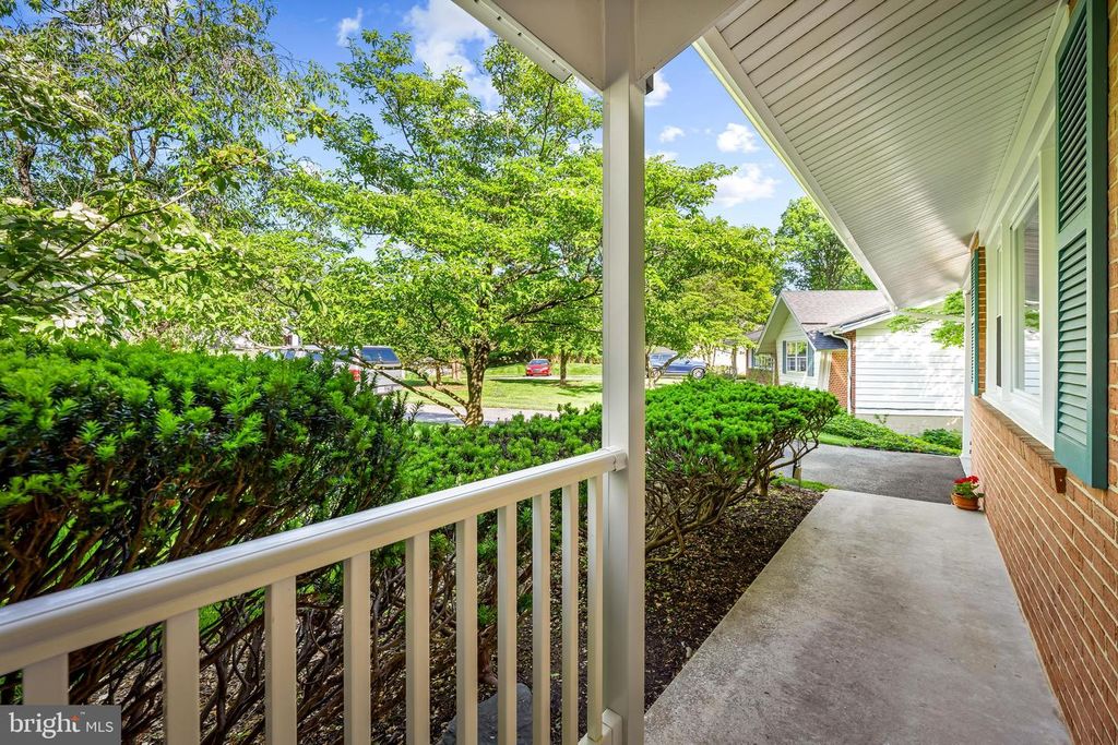 Image 12 of property listing at 101 DALEVIEW CT, Lutherville Timonium, MD 21093