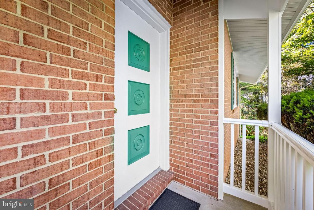 Image 13 of property listing at 101 DALEVIEW CT, Lutherville Timonium, MD 21093