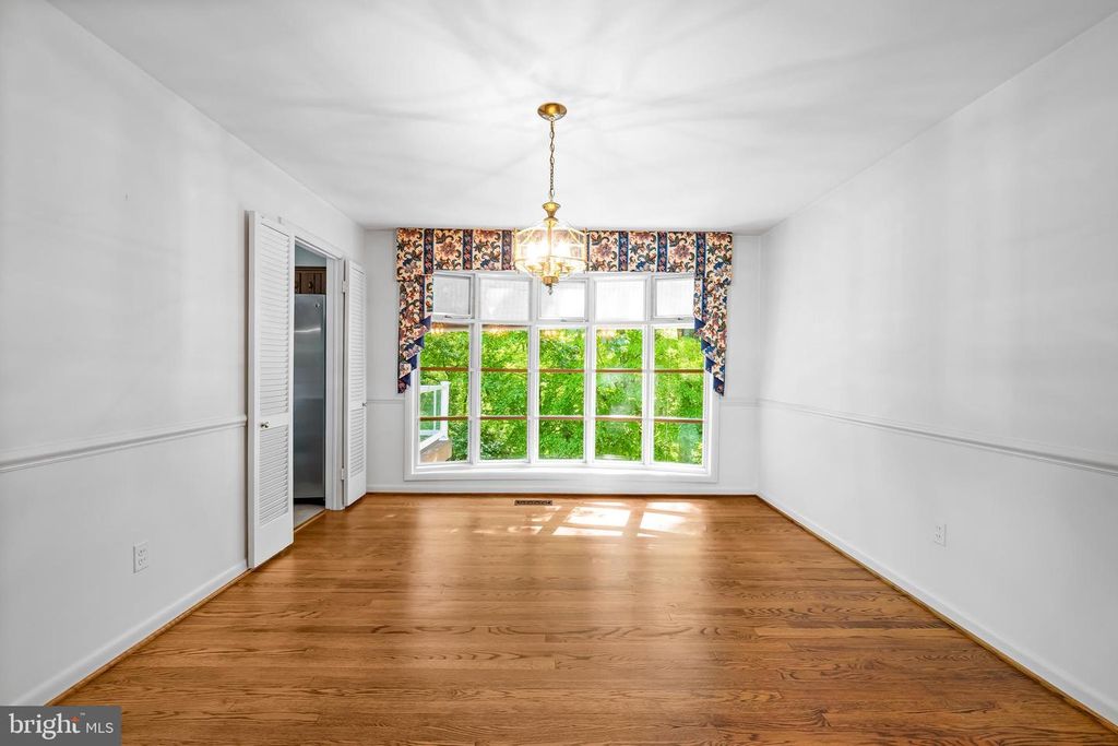 Image 18 of property listing at 101 DALEVIEW CT, Lutherville Timonium, MD 21093