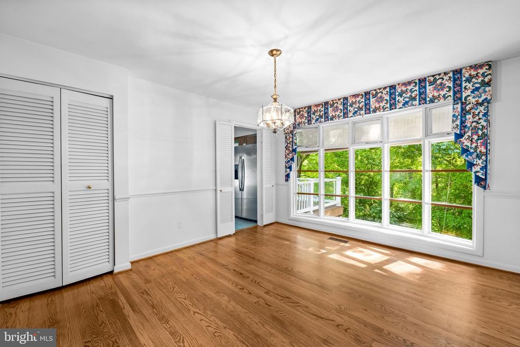 Image 19 of property listing at 101 DALEVIEW CT, Lutherville Timonium, MD 21093