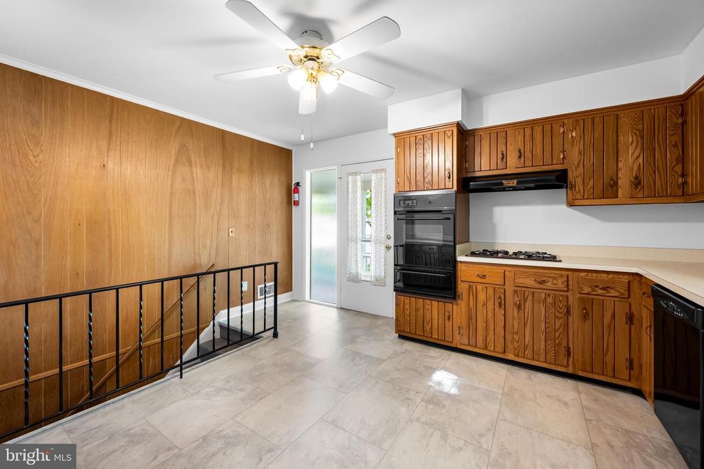 Image 22 of property listing at 101 DALEVIEW CT, Lutherville Timonium, MD 21093