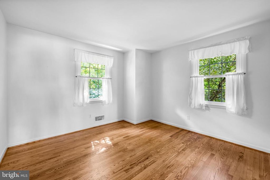Image 27 of property listing at 101 DALEVIEW CT, Lutherville Timonium, MD 21093