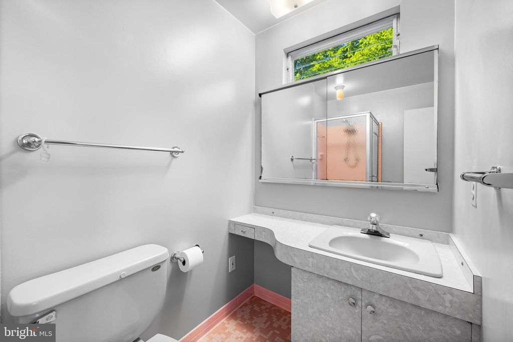 Image 33 of property listing at 101 DALEVIEW CT, Lutherville Timonium, MD 21093