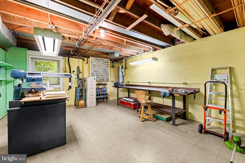Image 35 of property listing at 101 DALEVIEW CT, Lutherville Timonium, MD 21093