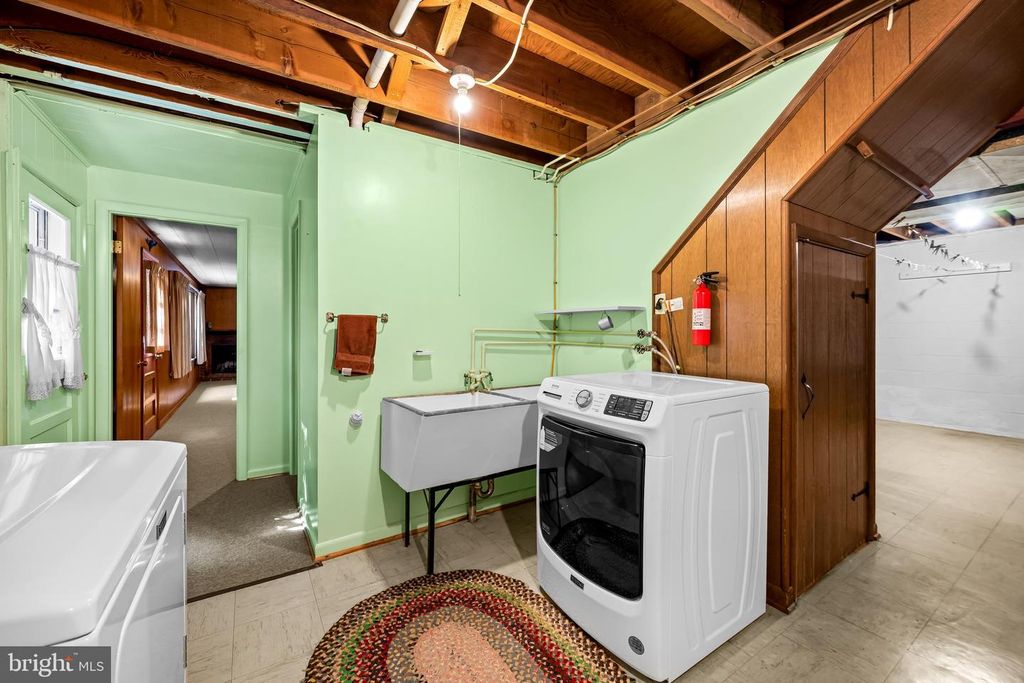 Image 40 of property listing at 101 DALEVIEW CT, Lutherville Timonium, MD 21093