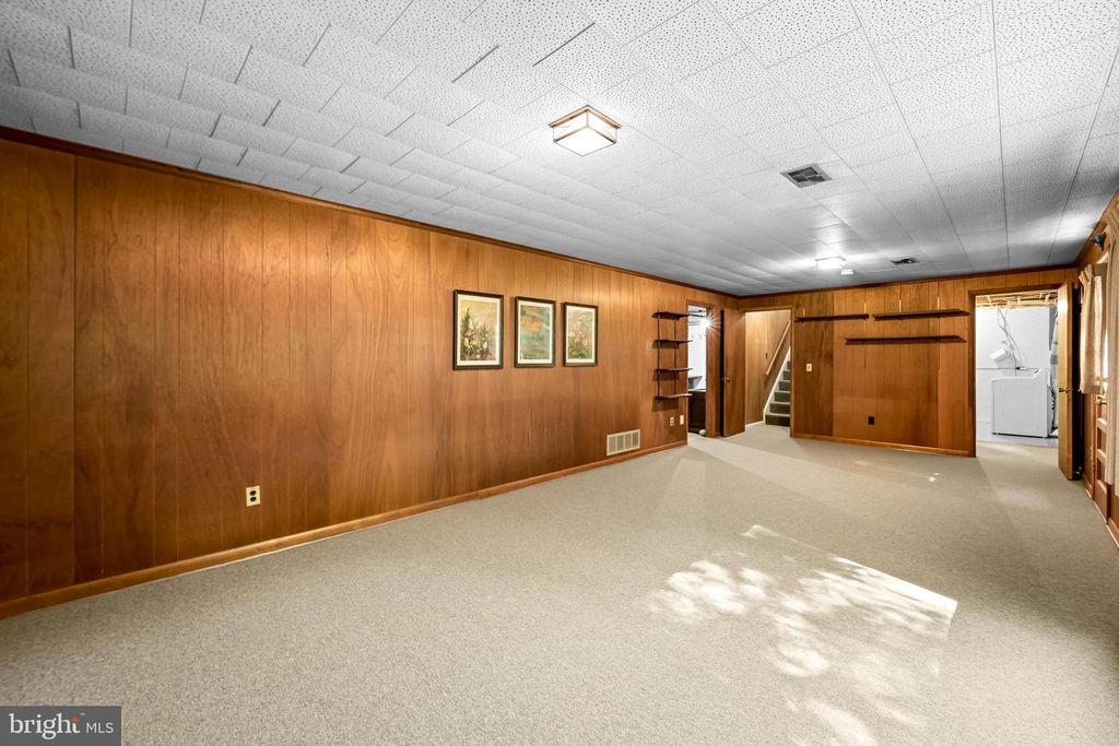 Image 43 of property listing at 101 DALEVIEW CT, Lutherville Timonium, MD 21093
