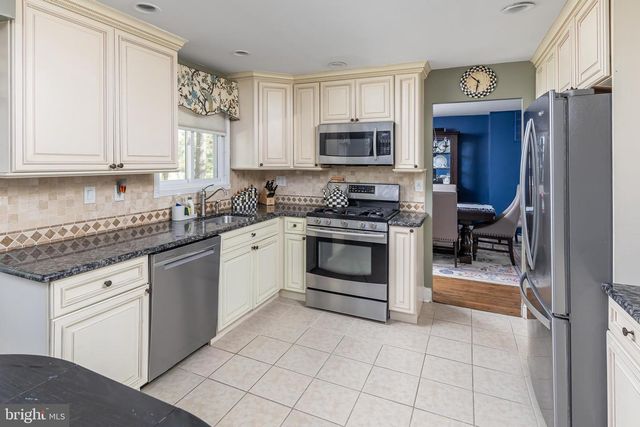 10 WHITE BIRCH CT, Blackwood, NJ 08012