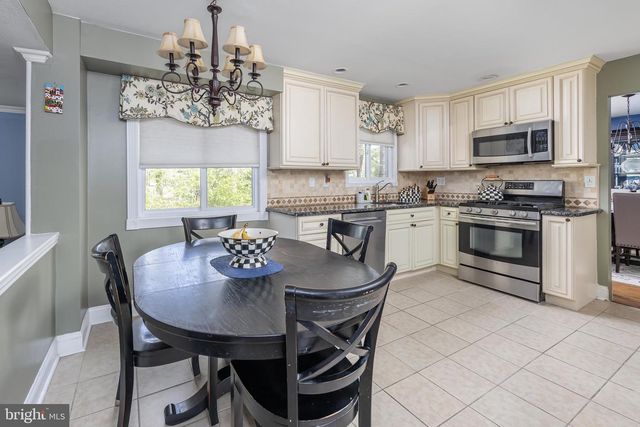 10 WHITE BIRCH CT, Blackwood, NJ 08012