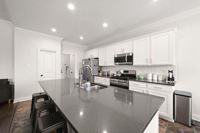 471 Lake Breeze Dr, Baton Rouge, LA 70820