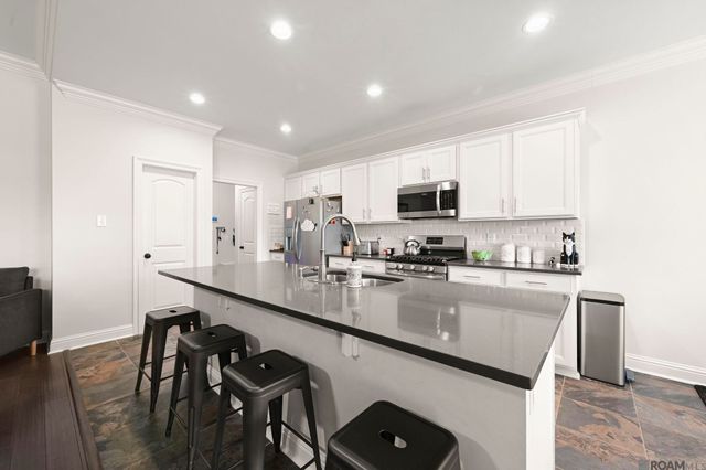 471 Lake Breeze Dr, Baton Rouge, LA 70820