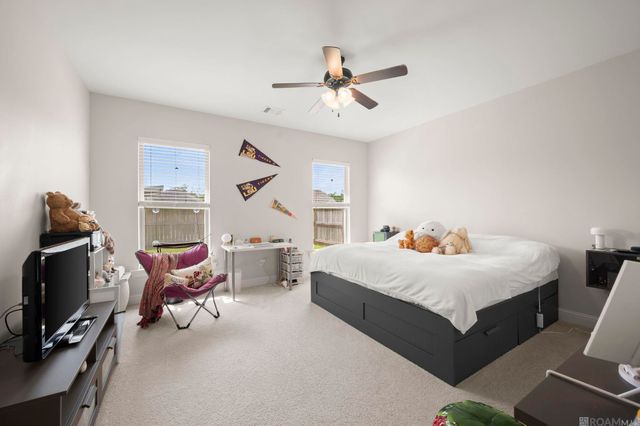 471 Lake Breeze Dr, Baton Rouge, LA 70820