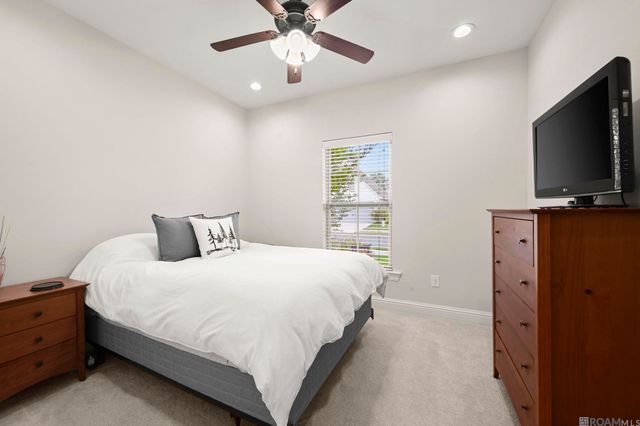 471 Lake Breeze Dr, Baton Rouge, LA 70820