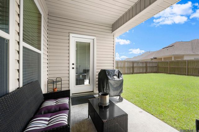 471 Lake Breeze Dr, Baton Rouge, LA 70820
