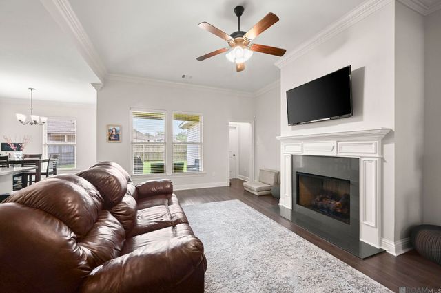 471 Lake Breeze Dr, Baton Rouge, LA 70820