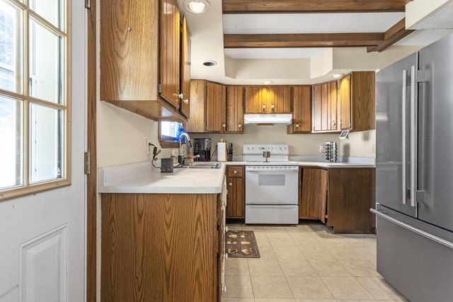 891 E Daffodil LANE, Beloit, WI 53511