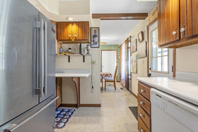 891 E Daffodil LANE, Beloit, WI 53511
