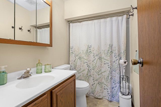 891 E Daffodil LANE, Beloit, WI 53511