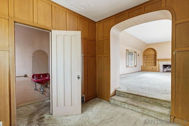 2421 Brant Street, San Diego, CA 92101