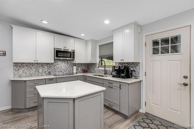 3340 Ordam Court, Oakland, MI 48363