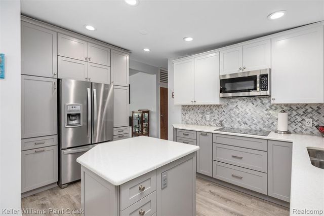 3340 Ordam Court, Oakland, MI 48363