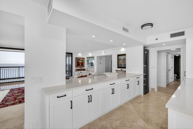 5380 N Ocean Drive 24j, Singer Island, FL 33404