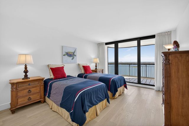 5380 N Ocean Drive 24j, Singer Island, FL 33404