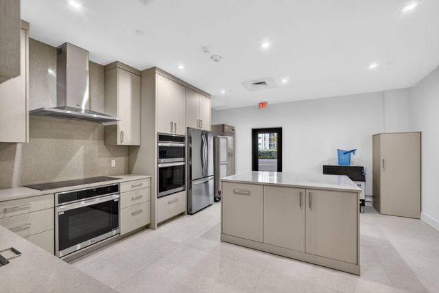 5380 N Ocean Drive 24j, Singer Island, FL 33404