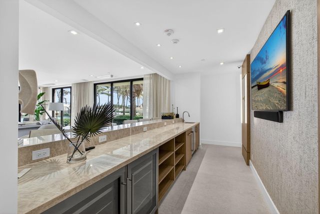 5380 N Ocean Drive 24j, Singer Island, FL 33404