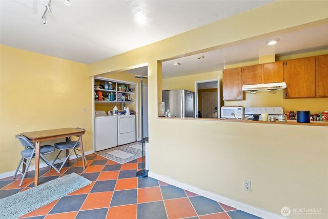 15548 9th Avenue NE, Shoreline, WA 98155