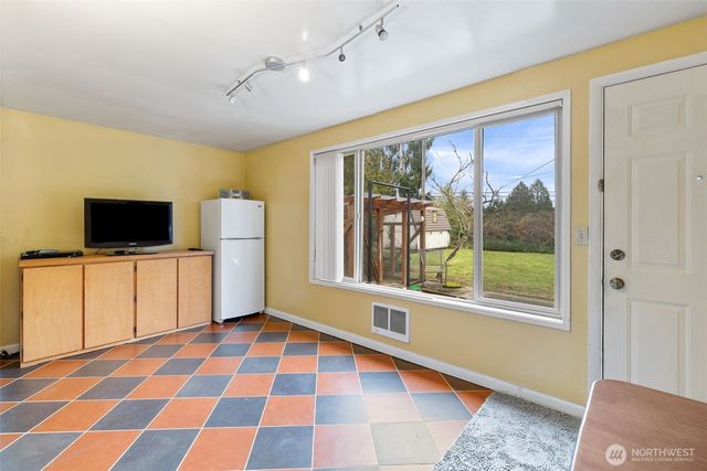 15548 9th Avenue NE, Shoreline, WA 98155