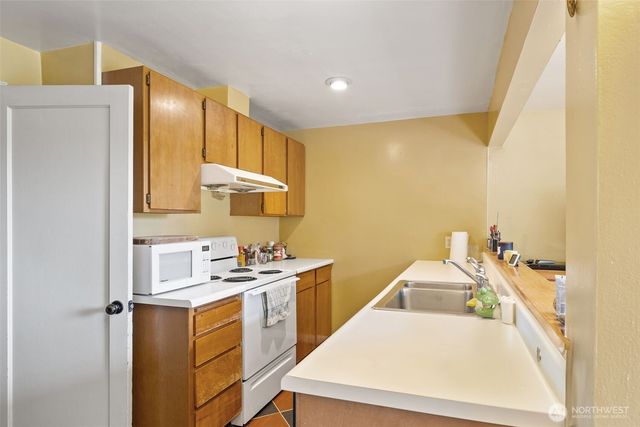 15548 9th Avenue NE, Shoreline, WA 98155