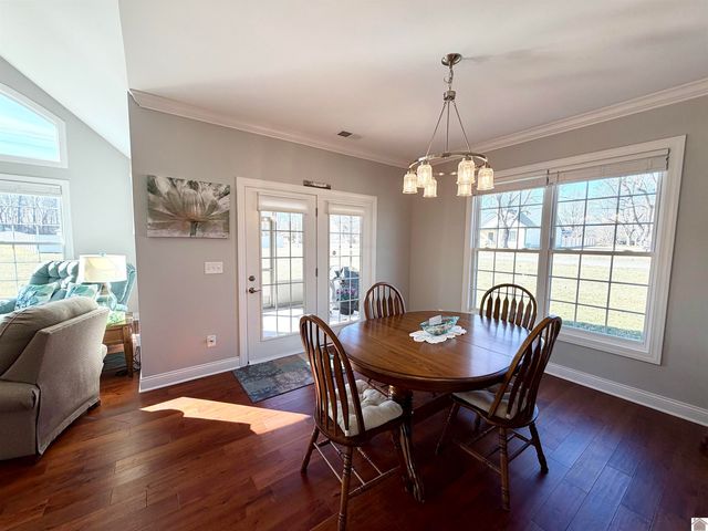 154 Westhaven, Paducah, KY 42001