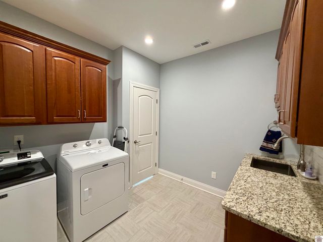 154 Westhaven, Paducah, KY 42001