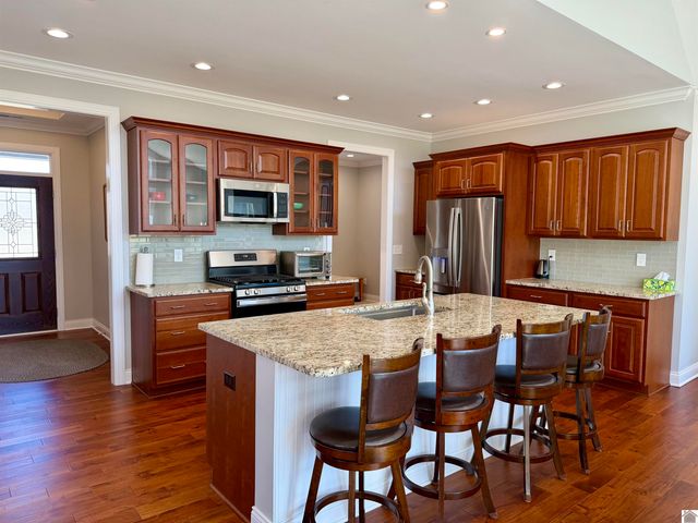 154 Westhaven, Paducah, KY 42001