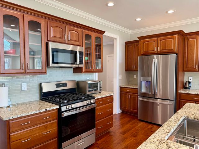 154 Westhaven, Paducah, KY 42001