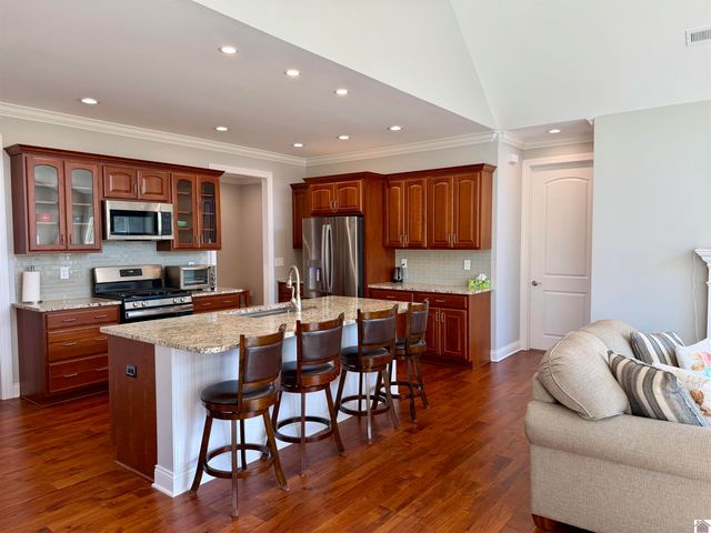 154 Westhaven, Paducah, KY 42001