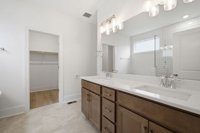 888 Joe Miller Dr, Hendersonville, TN 37075